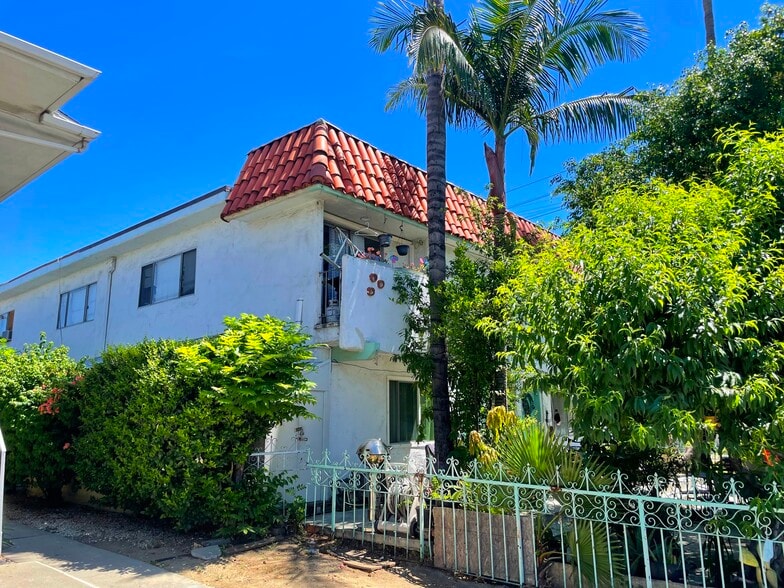 More Photos Of 19103 Sherman Way, Reseda Apartments For Sale