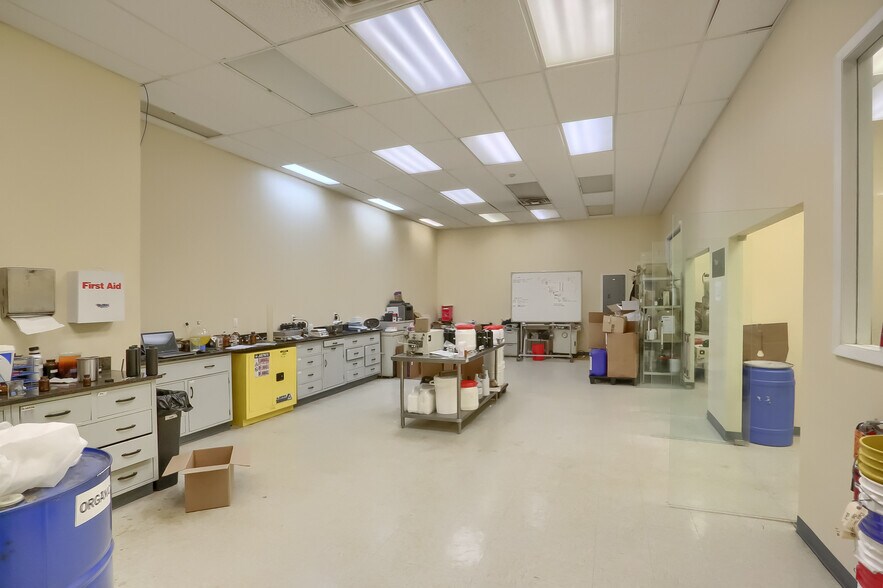 More Photos Of 150 Gamma Dr, Pittsburgh Light Manufacturing For Lease