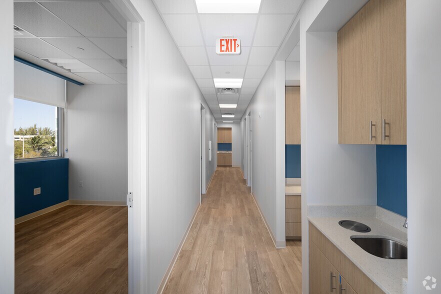 More Photos Of 3683 S Miami Ave, Miami Medical For Lease