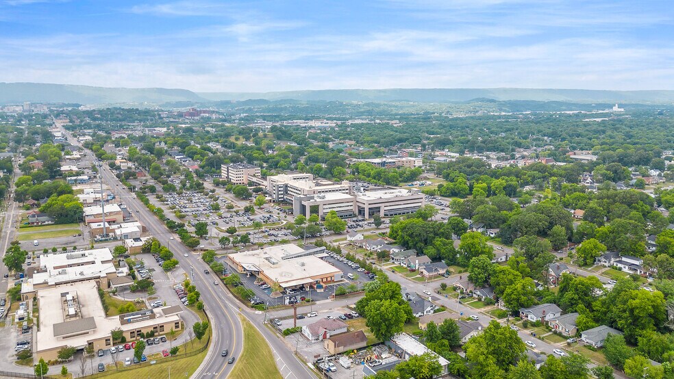 More Photos Of 2507 McCallie Ave, Chattanooga Office Residential For Sale
