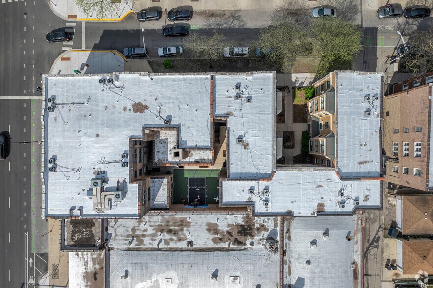 More Photos Of 4952 W Madison St, Chicago Apartments For Sale