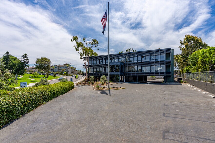 More Photos Of 2333 State St, Carlsbad Medical For Sale