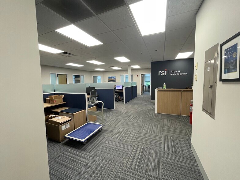 More Photos Of 42 Winter St, Pembroke Light Distribution For Sale