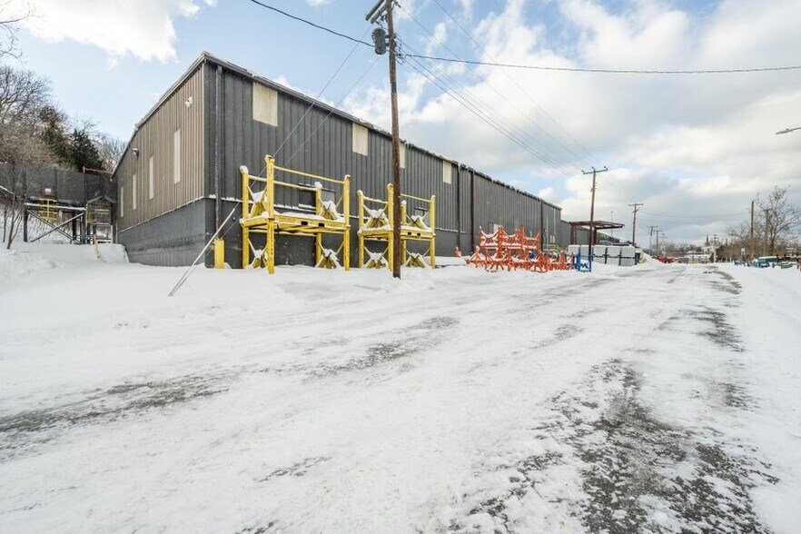 More Photos Of 521 Langley Ave, Saint Joseph Industrial For Sale