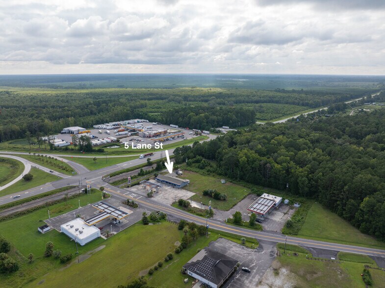 More Photos Of 5 Lane St, Yemassee Storefront For Lease