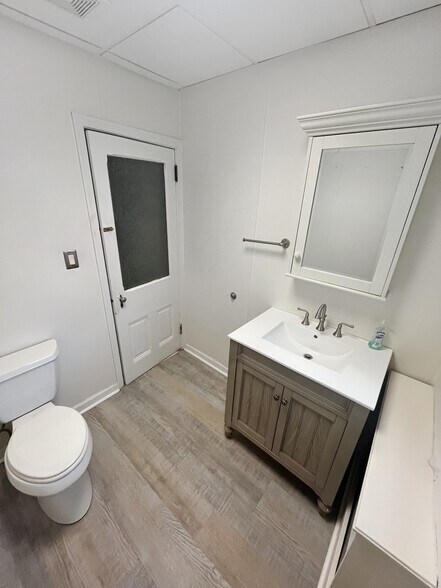 More Photos Of 510 Swede St, Norristown Office For Sale