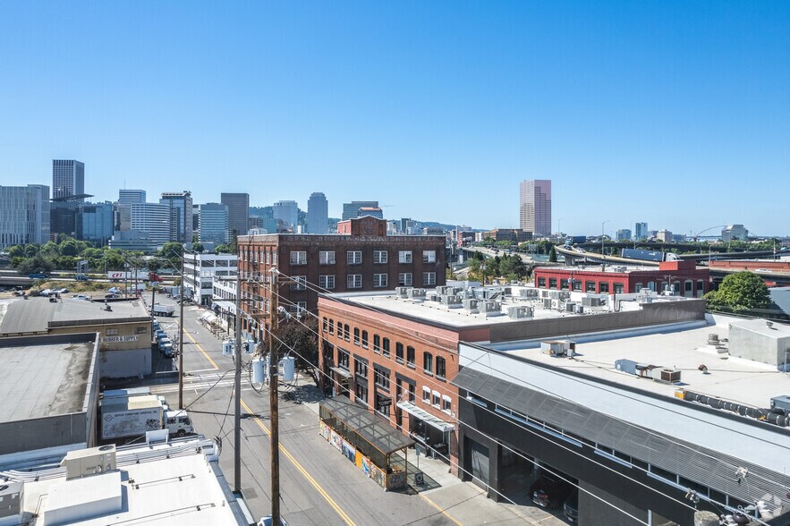 More Photos Of 105-117 SE Taylor St, Portland Office For Lease