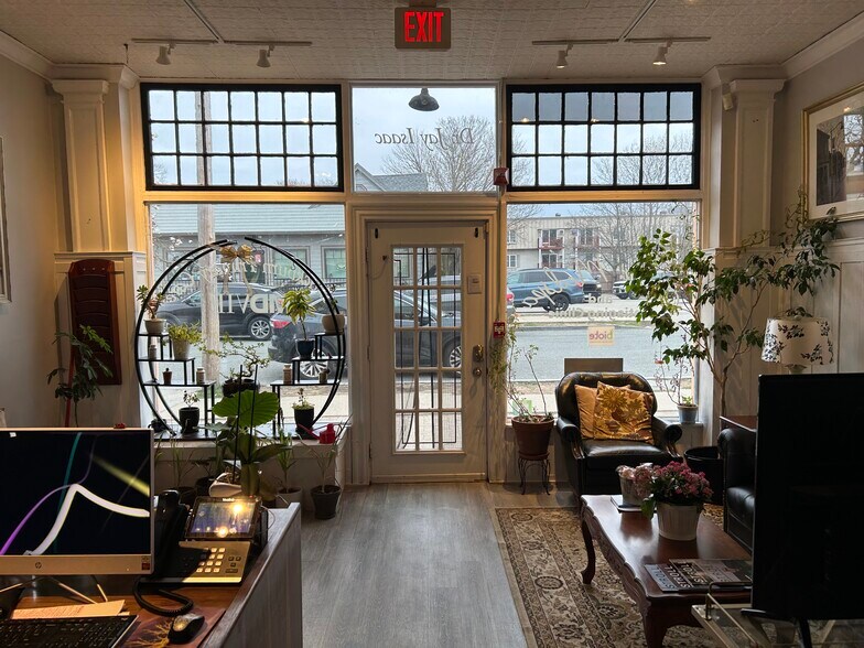 More Photos Of 11-15 Lexington Ave, Gloucester Storefront Retail Office For Lease