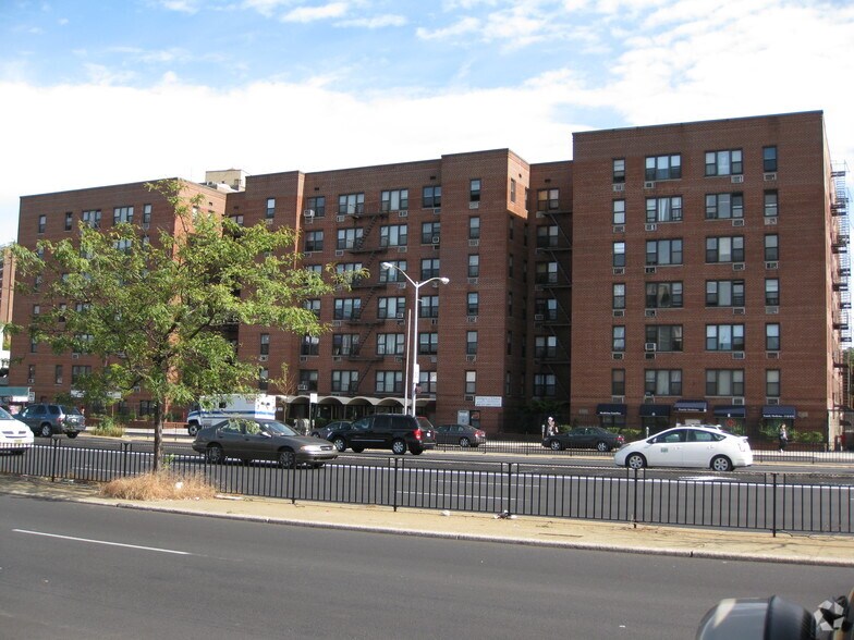 More Photos Of 8635 Queens Blvd, Elmhurst Apartments For Lease