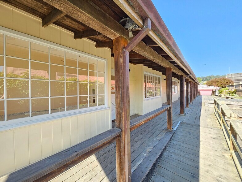 More Photos Of 10470 Lansing St, Mendocino Storefront For Sale