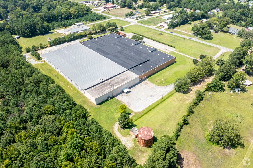 More Photos Of 1022 McCormick Hwy, Lincolnton Distribution For Lease