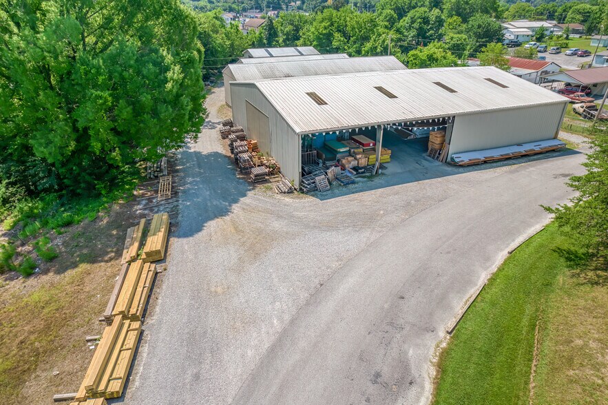 More Photos Of 801 Larry Byrd Rd, Kingston Light Distribution For Sale