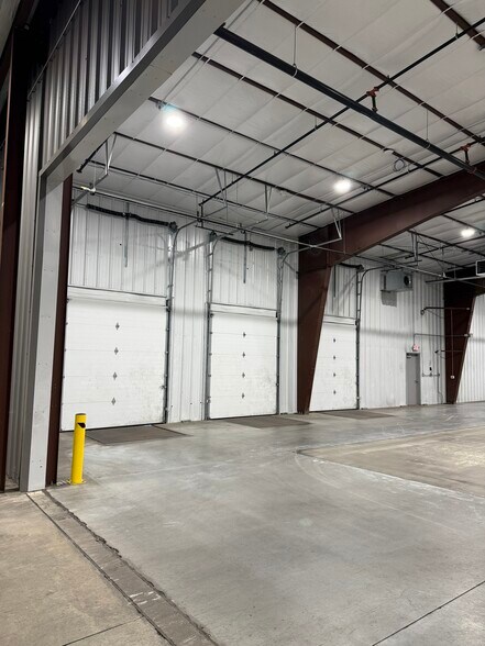 More Photos Of 3530 Marnie Ave, Waterloo Industrial For Sale