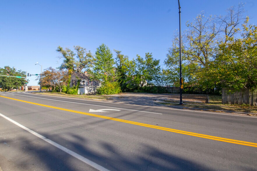 Primary Photo Of 200 SW Market St, Lees Summit Office Residential For Sale