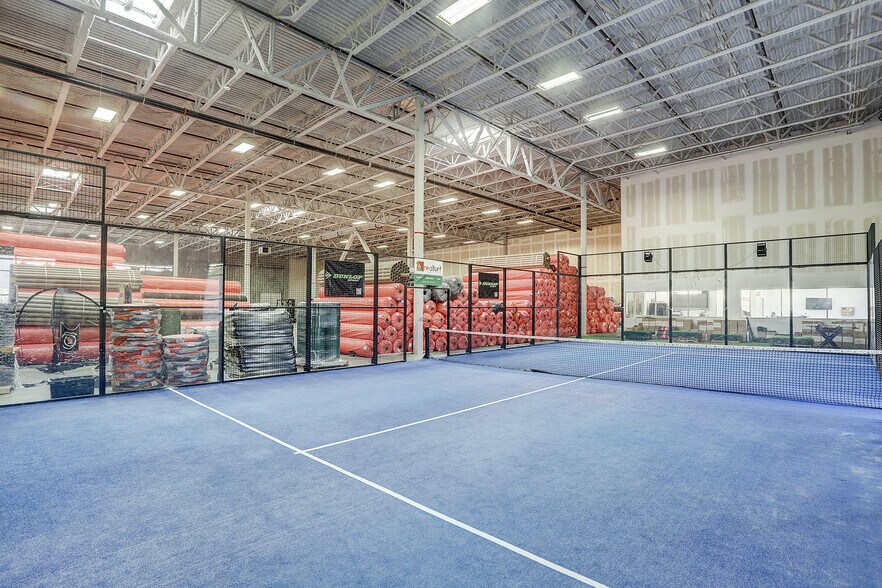 More Photos Of 10215 S Sam Houston Pky W, Houston Warehouse For Lease