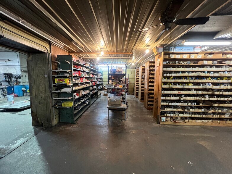 More Photos Of 4916 Verona Rd, Madison Auto Repair For Sale