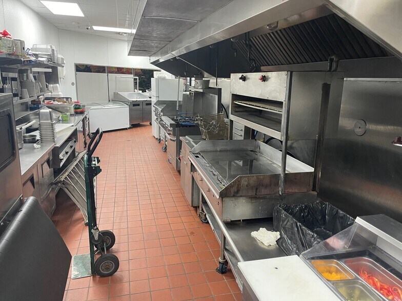 More Photos Of 313 FM 1103, Cibolo Freestanding For Lease