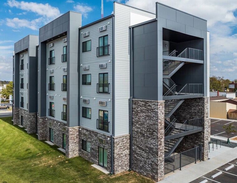 Primary Photo Of 1310 E Saint Louis St, Springfield Apartments For Sale