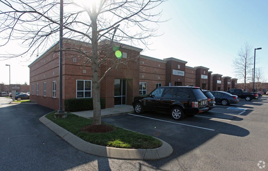 More Photos Of 256 Seaboard Ln, Franklin Medical For Sale