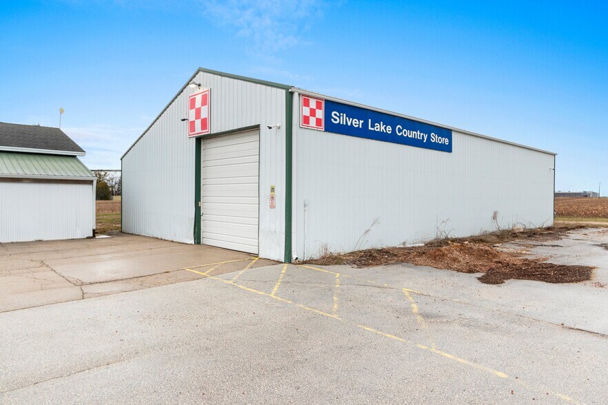 More Photos Of 5814 Calumet Ave, Manitowoc General Retail For Sale