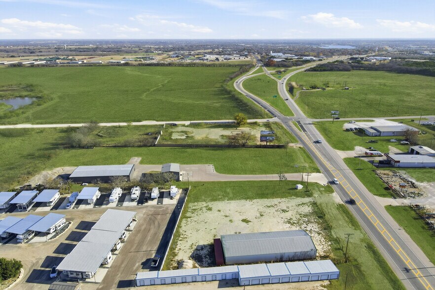 More Photos Of 2550 W US Highway 377, Granbury Flex For Sale