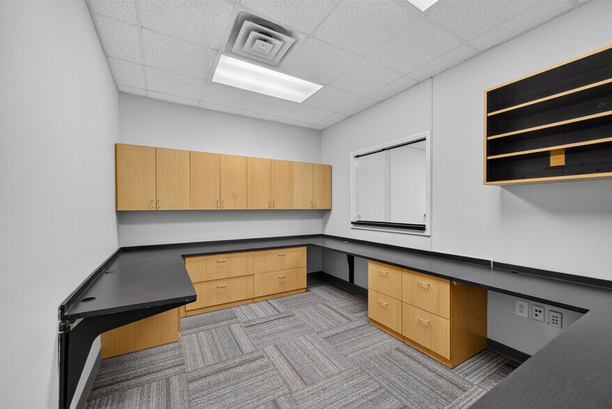 More Photos Of 514 Dabney Rd, Henderson Office For Lease