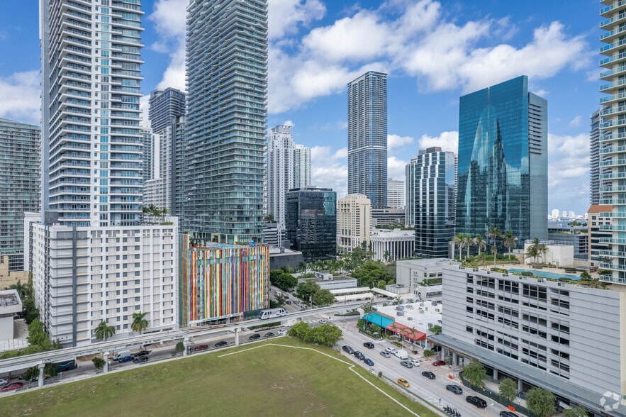 More Photos Of 1200 Brickell Ave, Miami Office For Sale