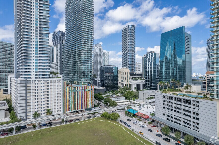 More Photos Of 1200 Brickell Ave, Miami Office For Sale