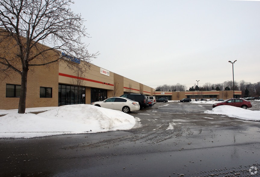 More Photos Of 38855 Hills Tech Dr, Farmington Hills Light Manufacturing For Lease