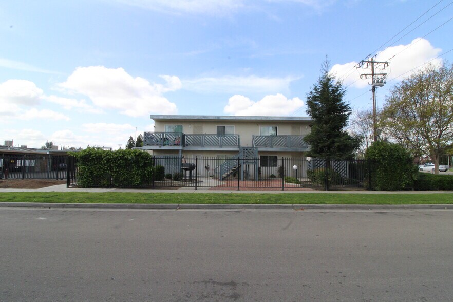 More Photos Of 2255-2297 E Shaw Ave, Fresno Apartments For Sale