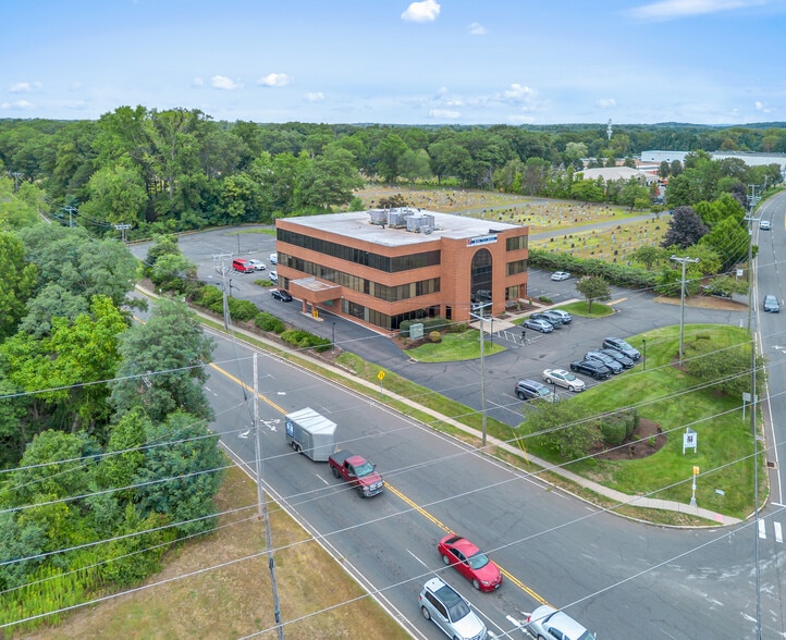 More Photos Of 290 Roberts St, East Hartford Office For Lease