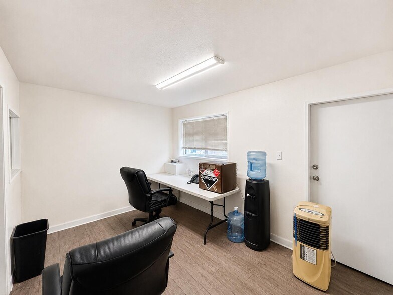 More Photos Of 11001 Vulcan St, South Gate Warehouse For Lease