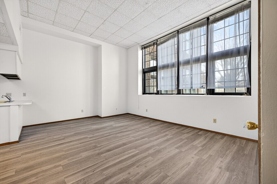More Photos Of 500 W State St, Jacksonville Apartments For Sale