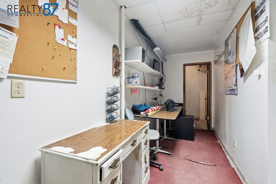 More Photos Of 5913 Troy Mills rd, Coggon General Retail For Sale