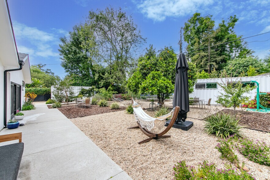 More Photos Of 1865 El Monte Dr, Thousand Oaks Apartments For Sale