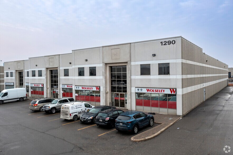 Primary Photo Of 1290 Creditstone Rd, Vaughan Light Distribution For Sale