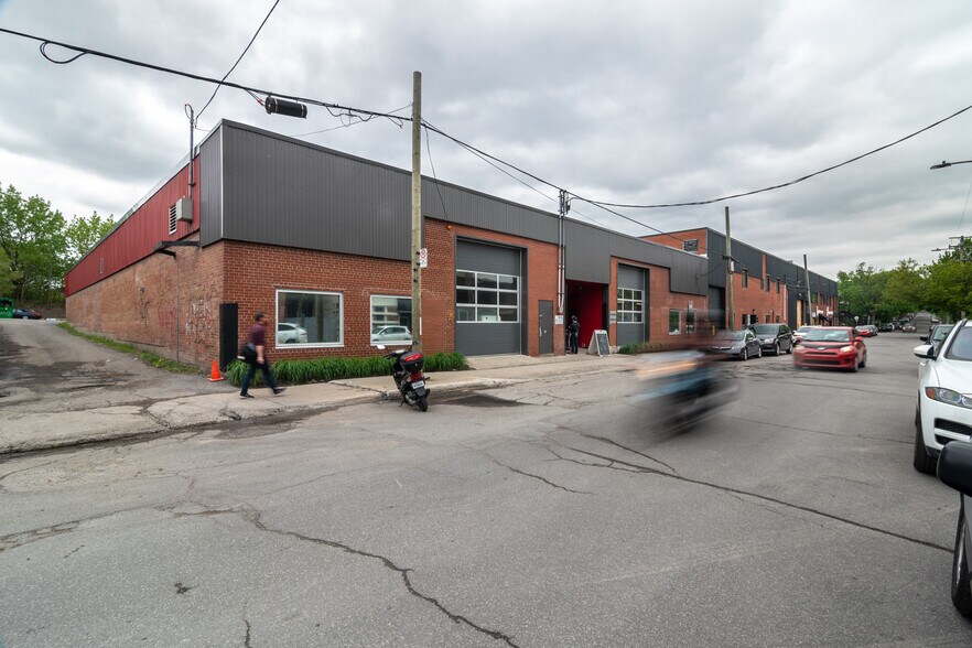 More Photos Of 2148-2150 Rue Moreau, Montréal Manufacturing For Lease