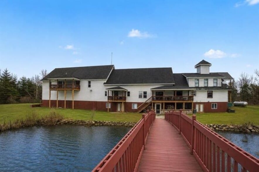 More Photos Of 11239 N Loomis Rd, Clare Specialty For Sale