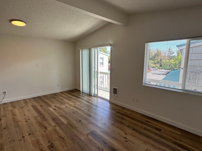 More Photos Of 8755 Shoreplace Pl NW, Silverdale Apartments For Sale