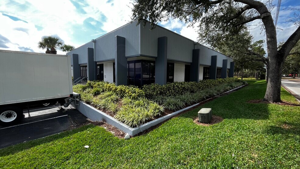 More Photos Of 1255 La Quinta Dr, Orlando Unknown For Lease