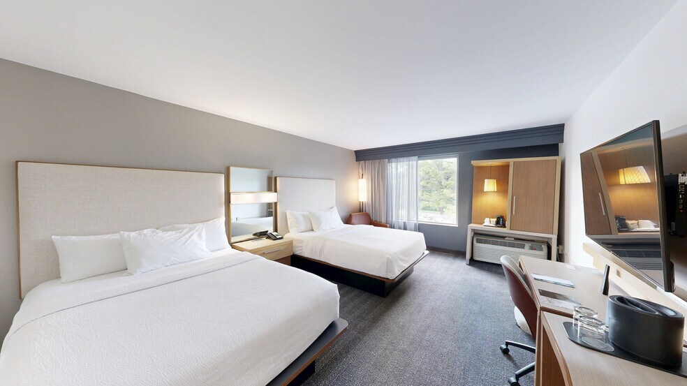 More Photos Of 3076 Kirby Pky, Memphis Hotel For Sale