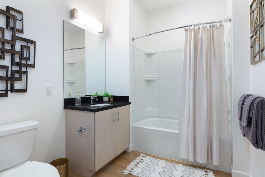 More Photos Of 126 N Rollins Rd, Millbrae Apartments For Lease