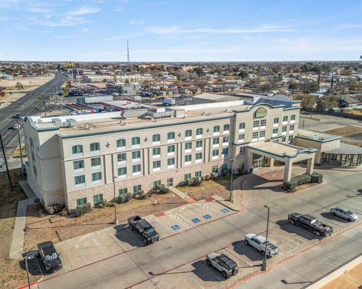 Primary Photo Of 1103 Hobbs Hwy, Seminole Hotel For Sale