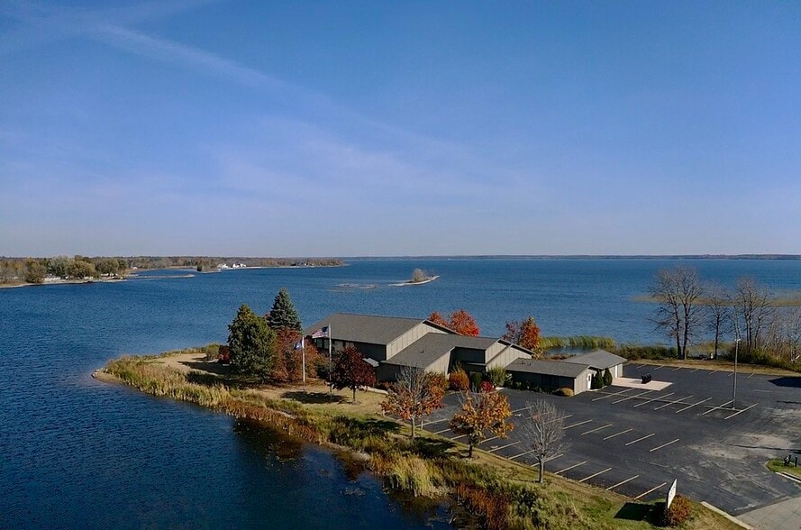 Primary Photo Of 933 N 8th St, Gladstone Office For Lease