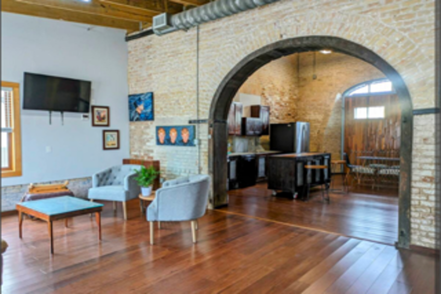 More Photos Of 828 E 15th St, Brownsville Office For Sale