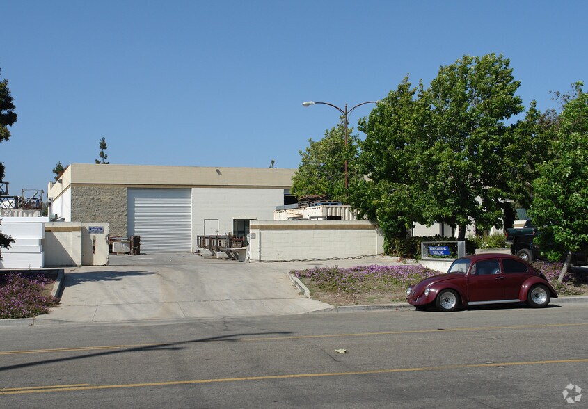 More Photos Of 4041 Transport St, Ventura Warehouse For Lease