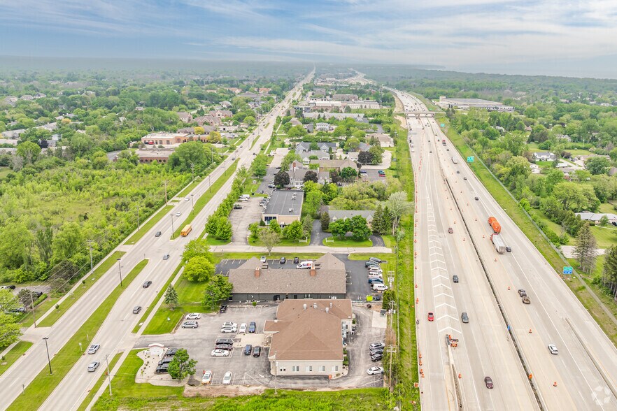 More Photos Of 10040-10046 N Port Washington Rd, Mequon Storefront Retail Office For Lease