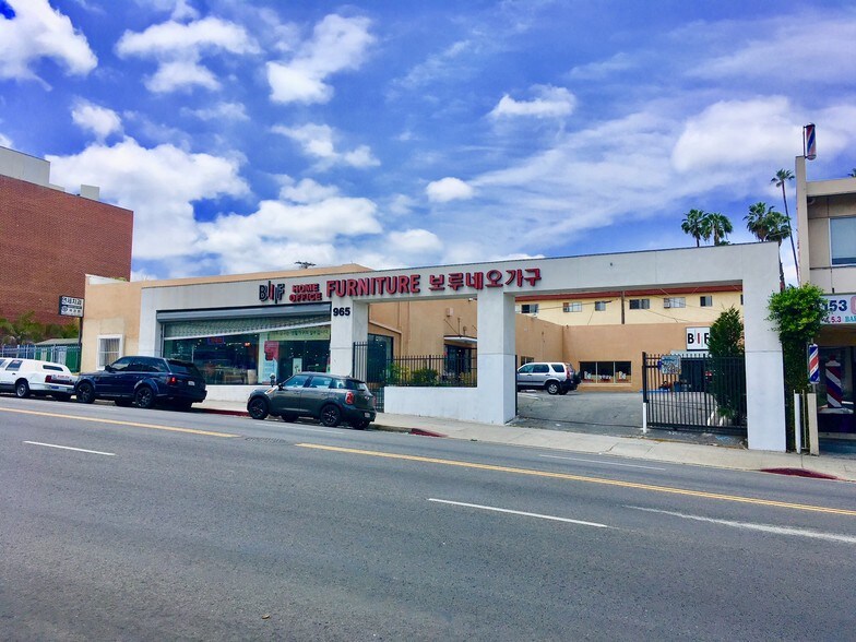 More Photos Of 963 - 965 South Western Avenue, Los Angeles Freestanding For Lease
