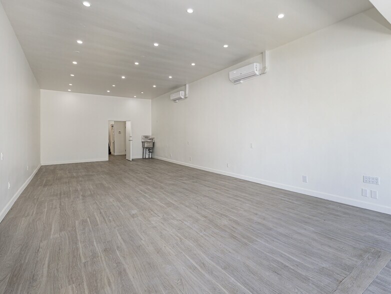 More Photos Of 8328-8332 Lincoln Blvd, Los Angeles Storefront For Sale