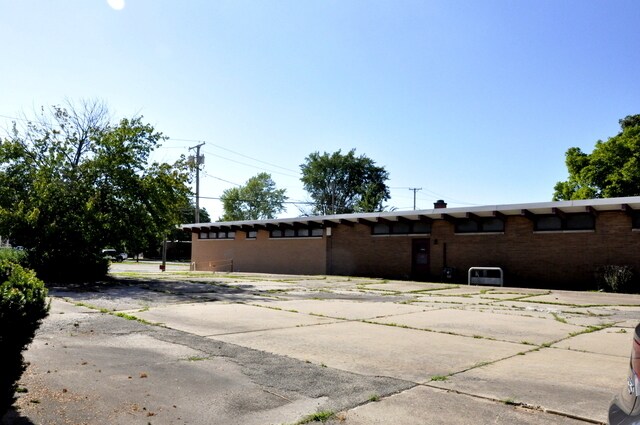More Photos Of 208 N Park St, Streator Storefront Retail Residential For Sale